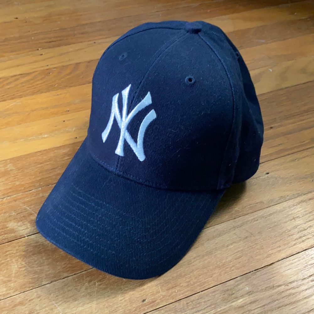 Navy blue Yankees hat